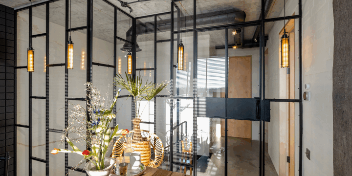 funcionalidade_das_divisórias_de_vidro_imagem1 divisoria-de-vidro-preto