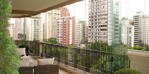 sacada-vidro-01 5 modelos para fechar sua sacada com vidro